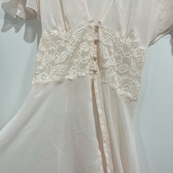 La Vie En Rose Cream Lace Trim Nightgown S/M - Picture 8 of 12